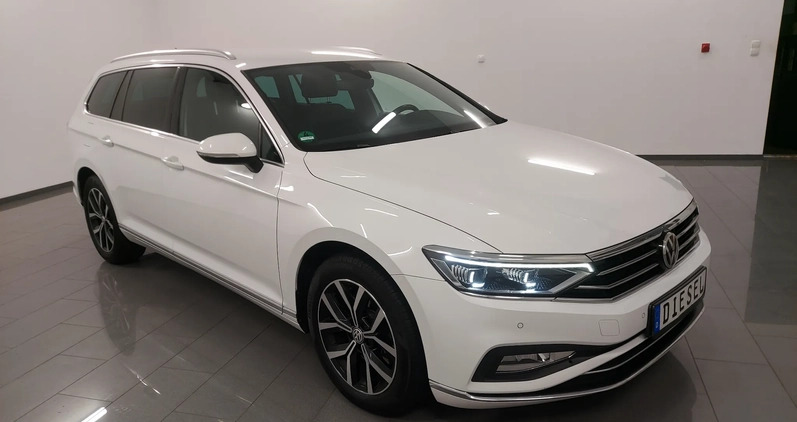 Volkswagen Passat cena 91000 przebieg: 154265, rok produkcji 2021 z Stęszew małe 497